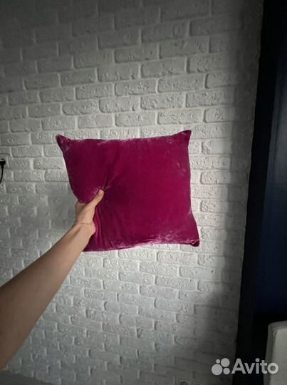 Подушки, плед Zara Home