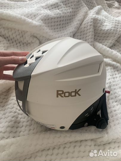 Горнолыжный шлем