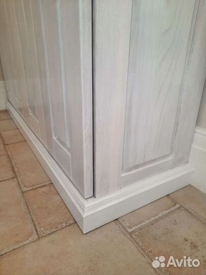 Тумбочка для обуви из массива дуба