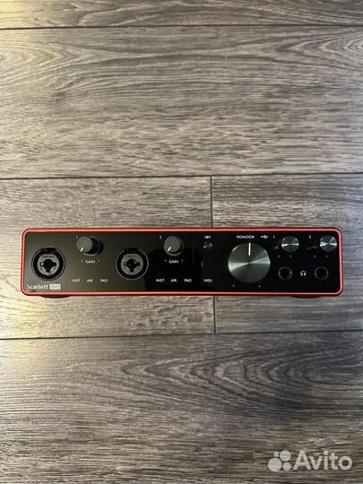 Звуковая карта Focusrite scarlett 8i6