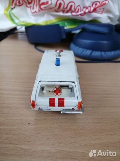 Волга газ 24-02 скорая помощь, 1:43