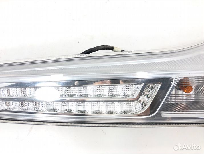 Фонарь правый Nissan Serena NC26 MR20DD 2014