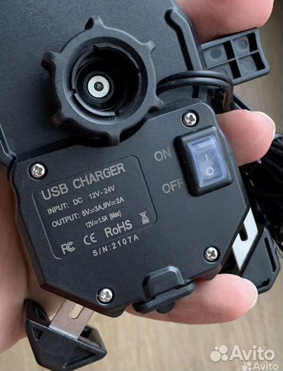 Держатель телефона с зарядным устройством