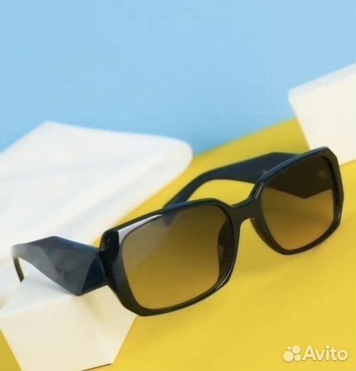 Солнечные очки женские