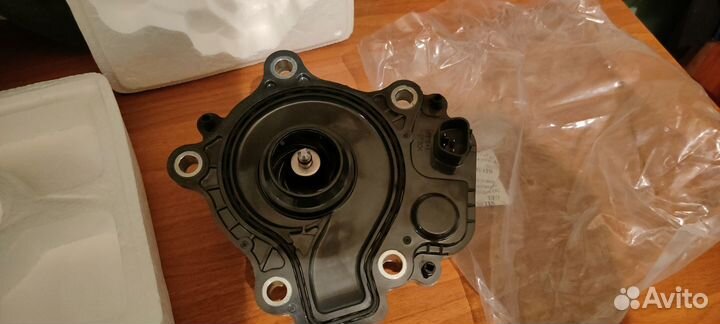 Помпа двигателя двс Prius ZVW 30