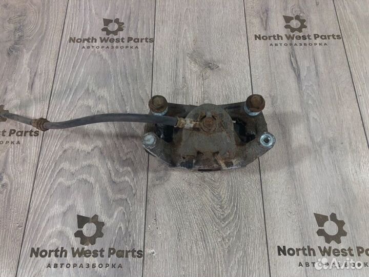 Суппорт передний правый Nissan Juke (Yf15)