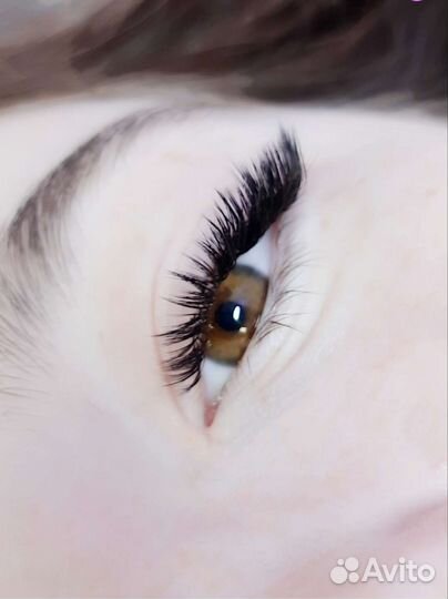 Наращивание ресниц в студии