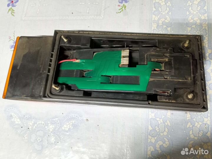 Продаётся фонарь задний правый ваз-21099