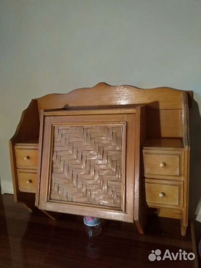 Шкафчик навесной