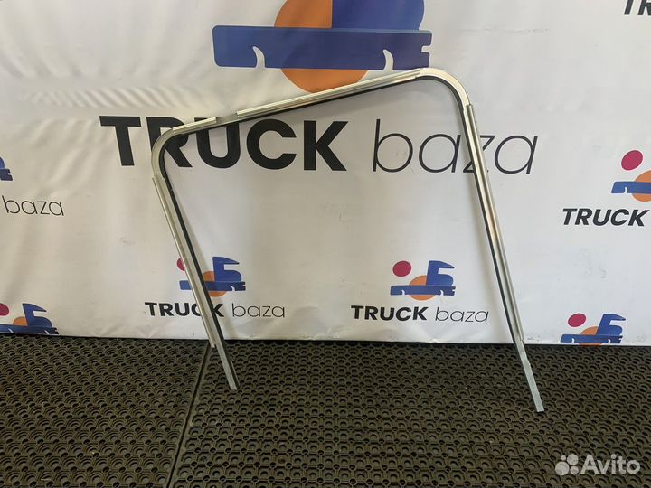 2053176 Направляющая стекла двери левой