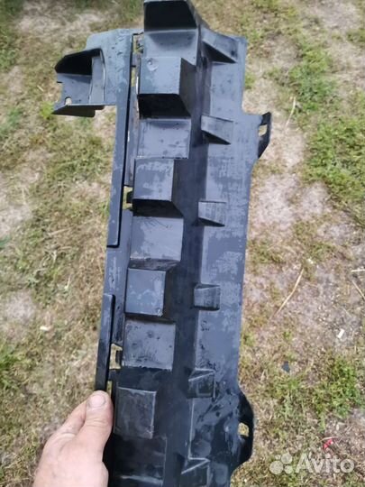 Ленд ровер велар кронштейн переднего бампера центр