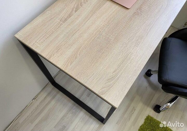 Стол для компьютера набор салфеток в подарок