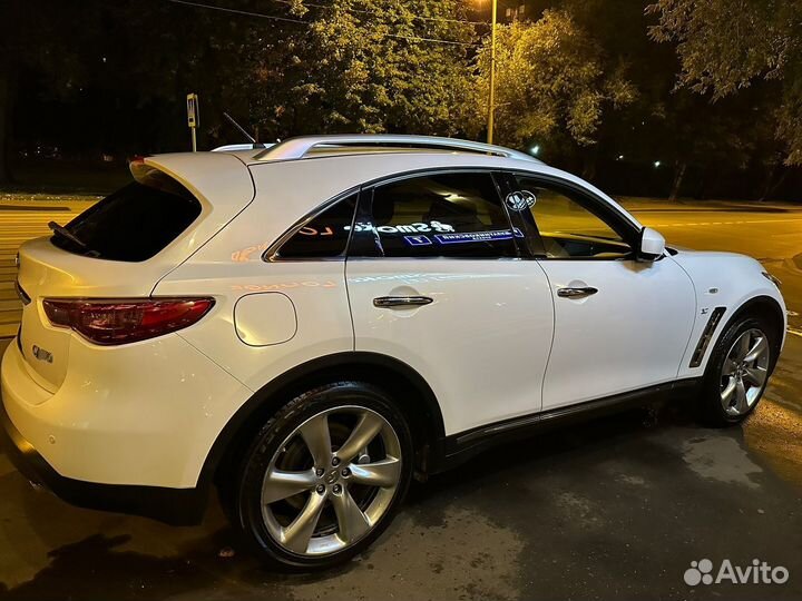 Infiniti QX70, 2013