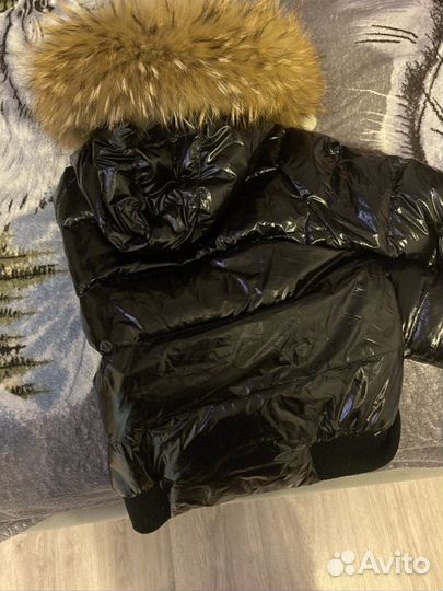 Пуховик монклер с мехом енота