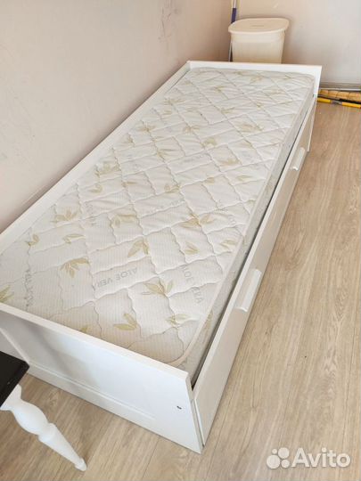 Кровать с матрасом бу