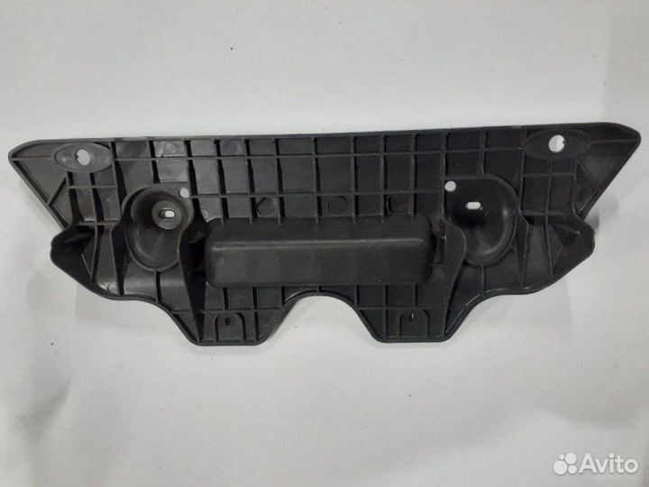 Центральное крепление бампера Ford Transit