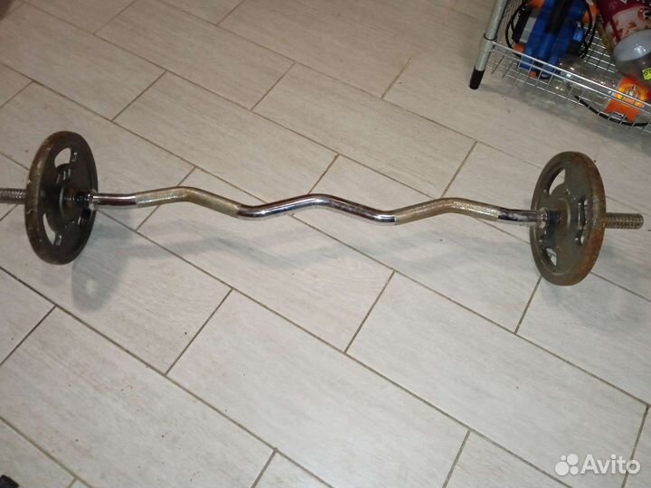 Штанга с изогнутым грифом