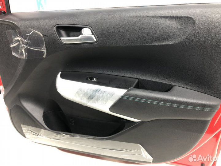 Обшивка двери передняя правая Kia Picanto 3 JA