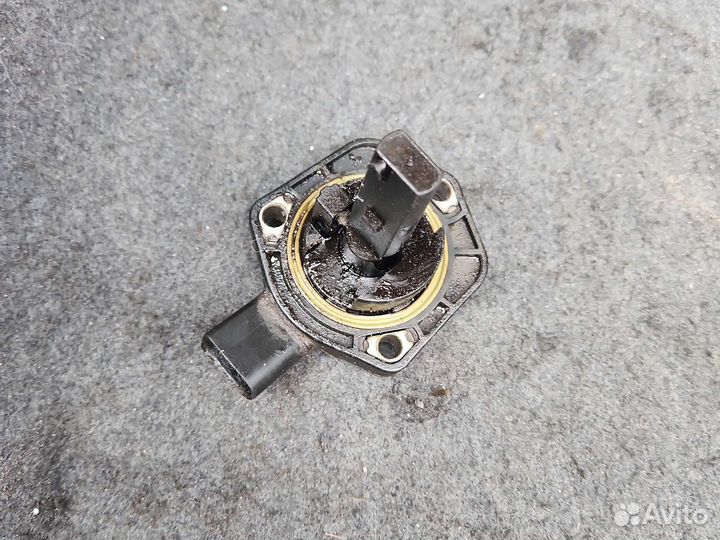 Ауди А4 В7 датчик уровня масла