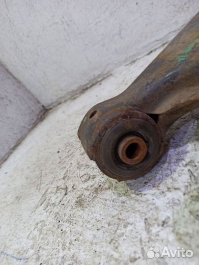 Рычаг передний левый нижний