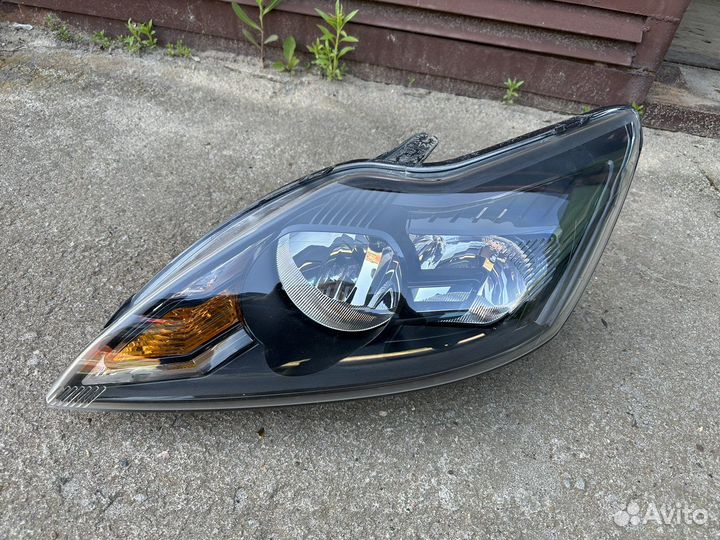 Фара левая передняя на Ford Focus II рестайлинг