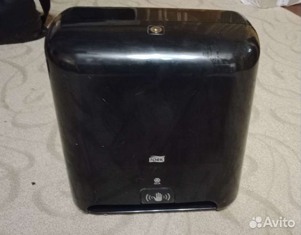 Диспенсер для бумажных полотенец tork