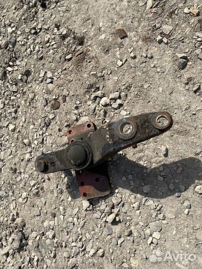 Кронштейн рулевой тяги (маятниковый) Iveco Eurotra