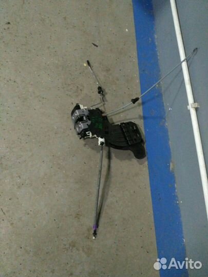 Замок задней левой двери Mercedes Ml GL 166