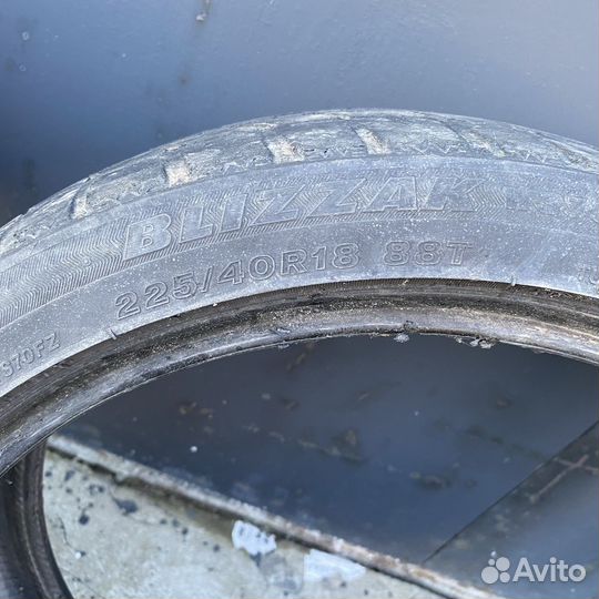Bridgestone Blizzak WS-70 225/40 R18