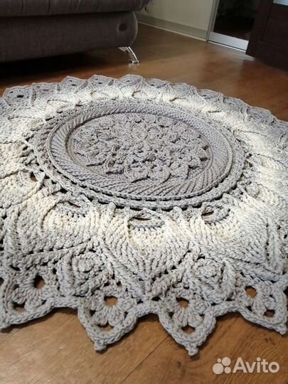 Вязаный ажурный ковёр, ковер 120 см ручной работы