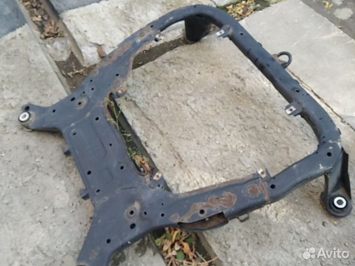 Подрамник Ленд Ровер Фрилендер 2. 2.2 дизель