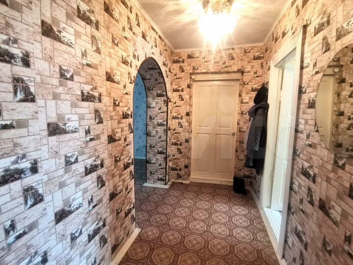 4-к. квартира, 70 м², 1/2 эт.