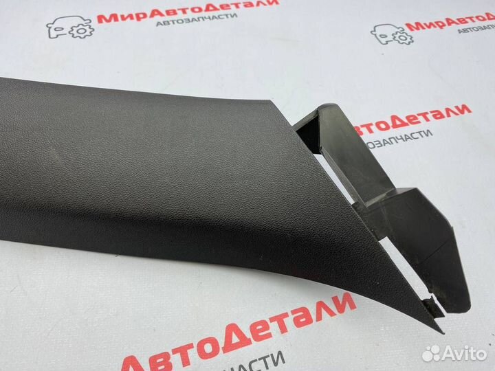 Обшивка крышки багажника Chevrolet Equinox 3 2020