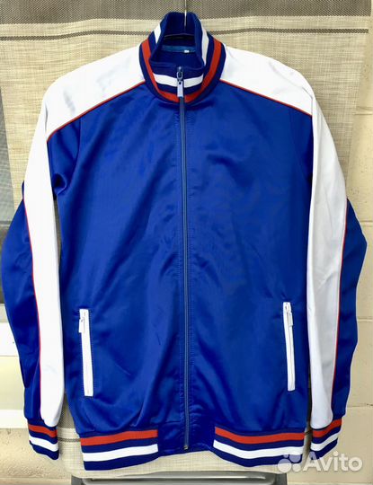 Спортивный костюм для девушки-подростка