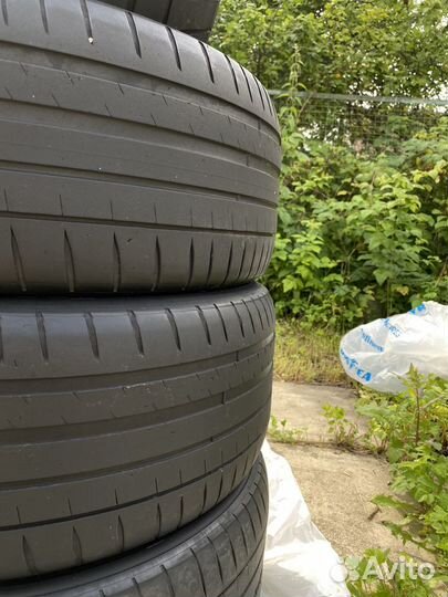 Michelin Pilot Sport 4 235/45 R17