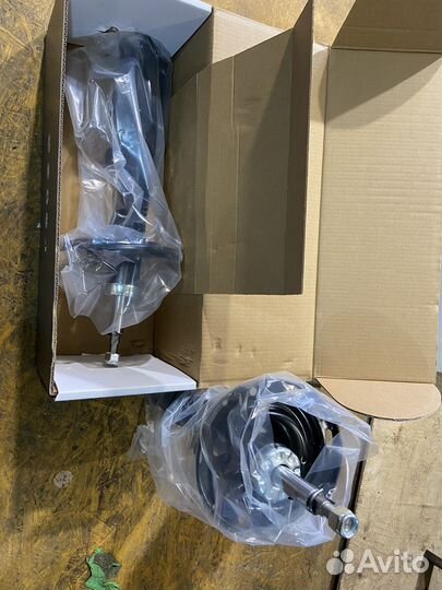 Стойки задние toyota camry 50 / 55