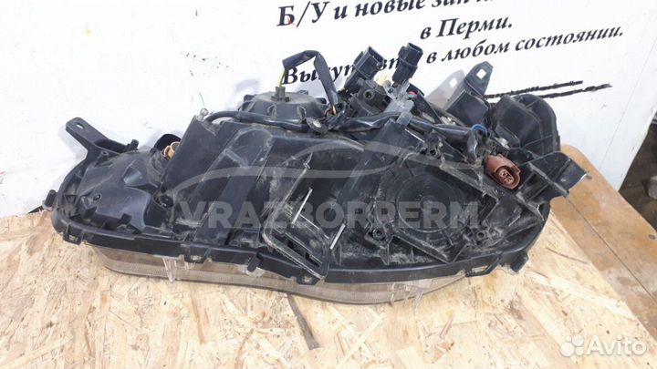 Фара правая Mitsubishi Outlander