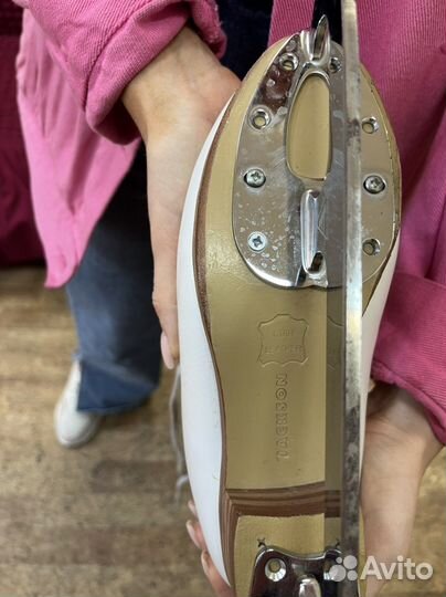 Фигурные коньки jackson