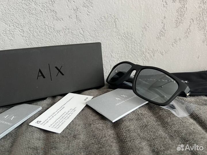 Мужские солнцезащитные очки Armani Exchange