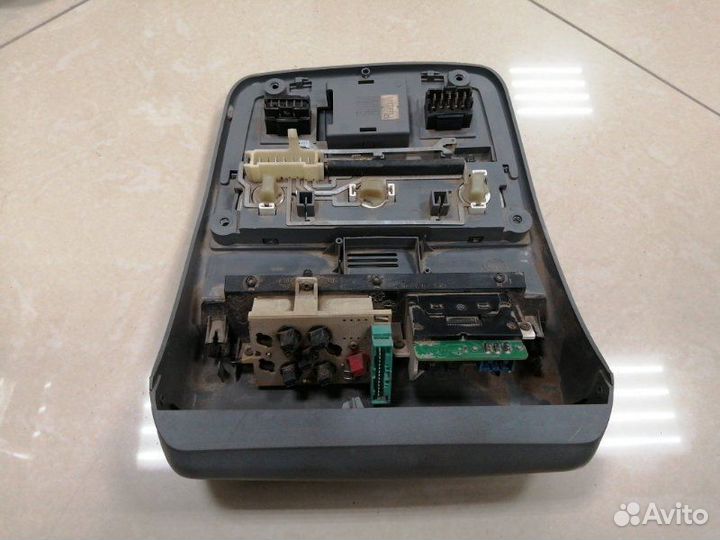 Плафон подсветки салона Peugeot 806 минивен EW10J4