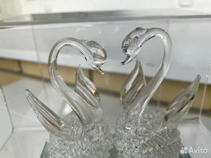 Фигурка лебеди стекло