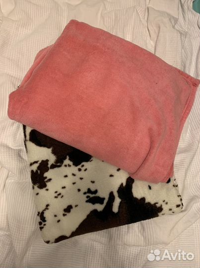 Пледы тонкие, цены в обьявлении