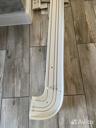 Карниз потолочный трехрядный