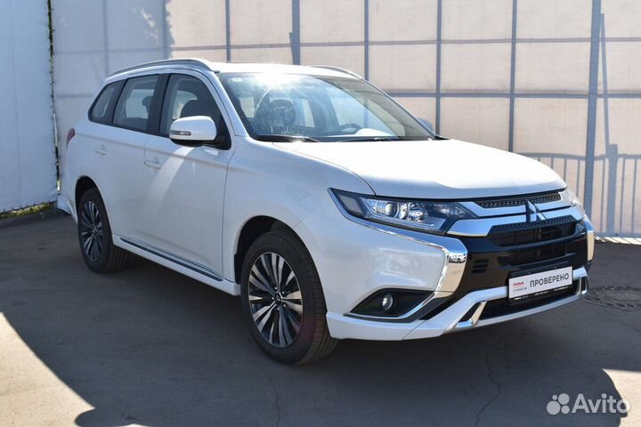 Mitsubishi Outlander 2.0 CVT, 2022