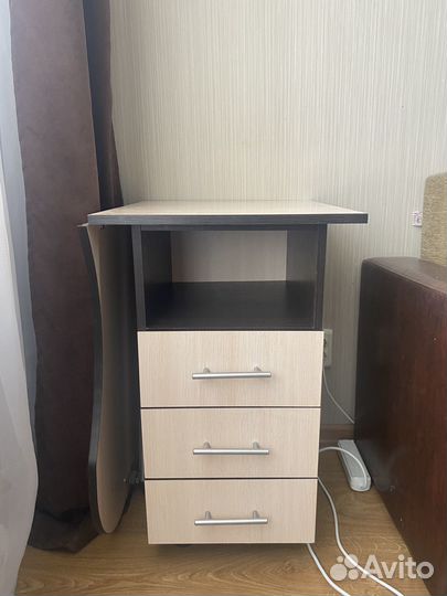 Стол для маникюра складной