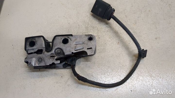 Замок капота Porsche Cayenne, 2012