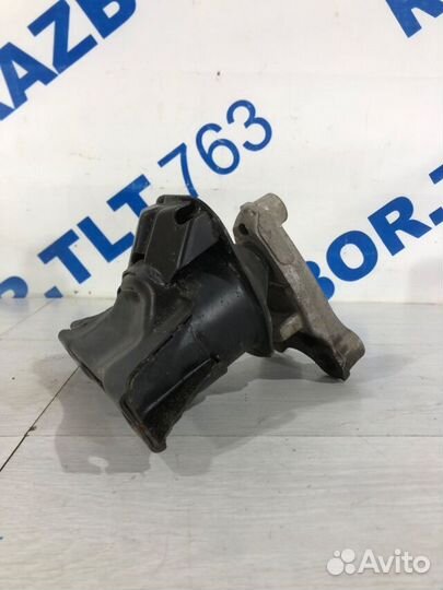 Опора двигателя правая honda civic 8 4D 1.8 ат сед