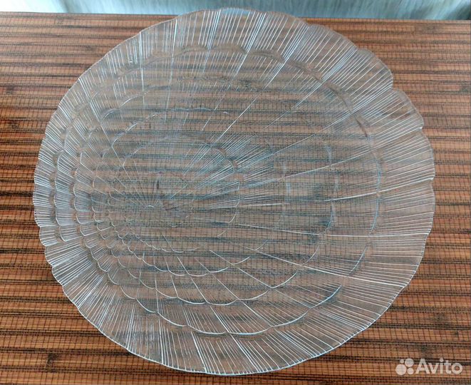 Посуда: блюда, салатник