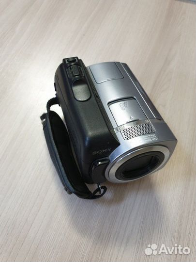 Видеокамера Sony DCR-SR85E
