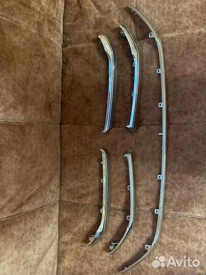 Комплект накладок на решетку радиатора Toyota